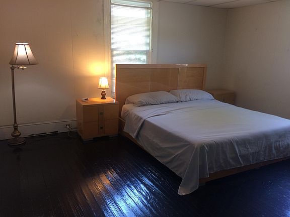 3rd image of 309 Bon Air Ave