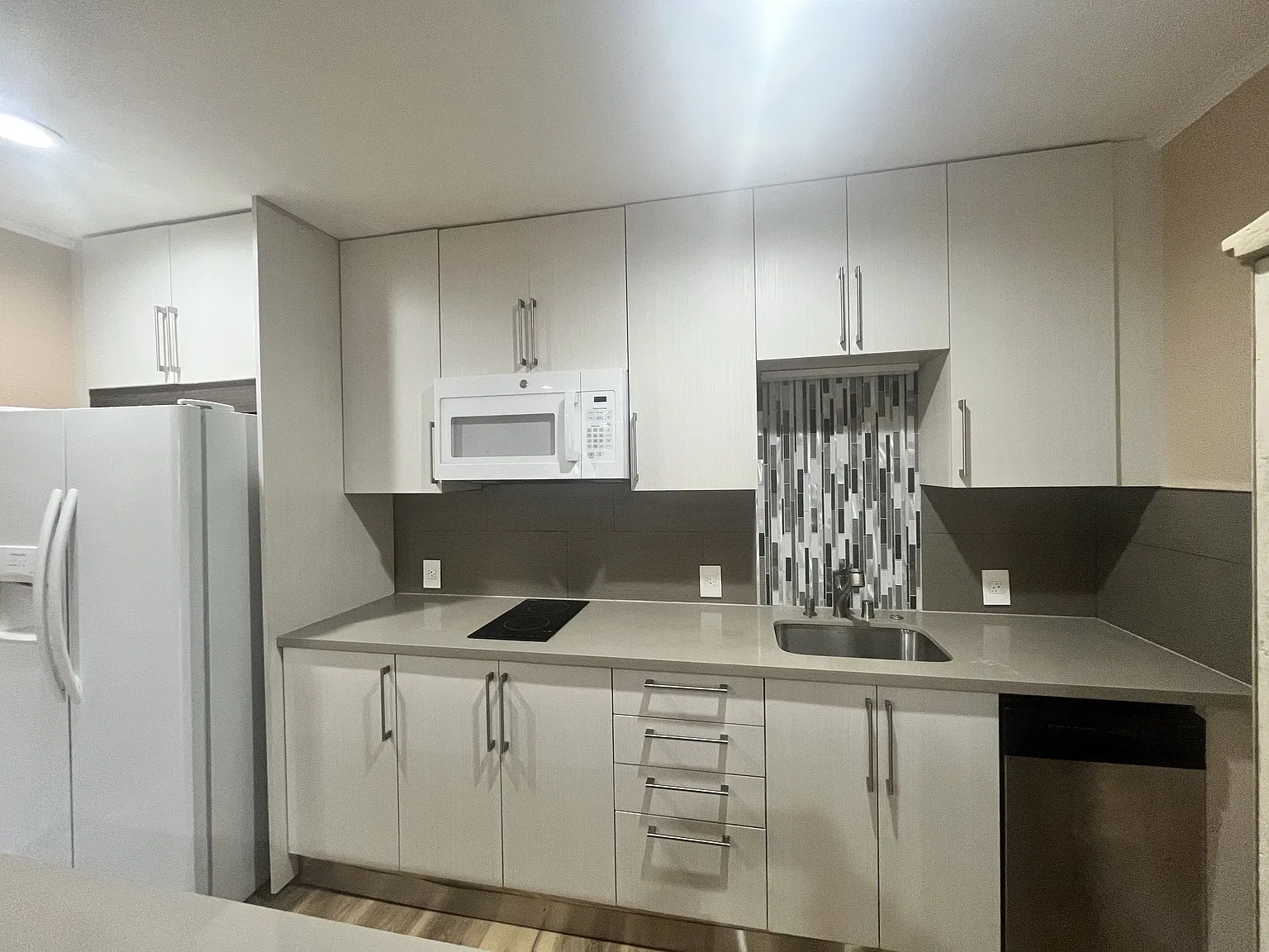 1 bedroom Rental by Lake Merced — Photo 3