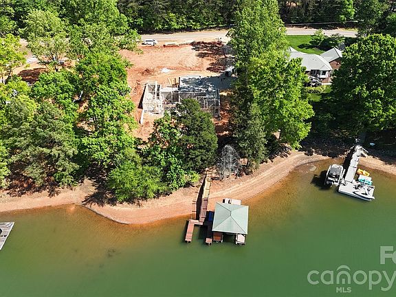3rd image of 515 Kemp Rd