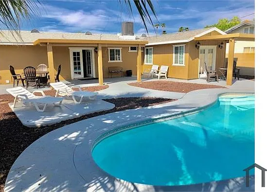 3 bed, $3,300 — Photo 1