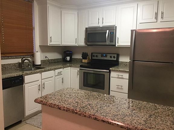 4th image of 3100 NE 49th St APT 507