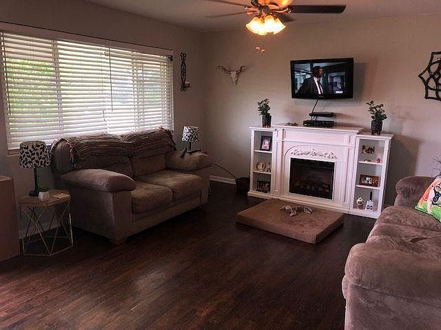 1st image of 3015 Wenwood Dr