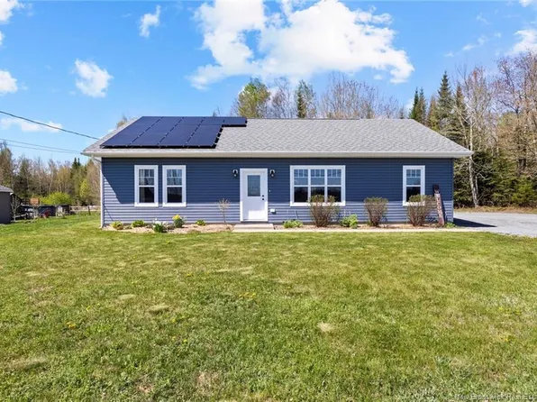 973 River Rd, Saint Marys, NB E3A 9C2
