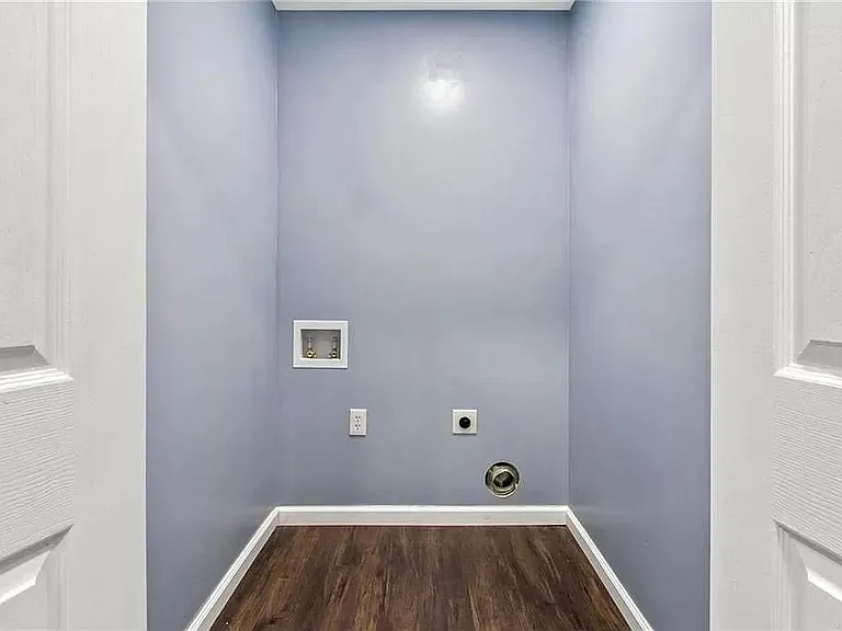 28 Plum St — Photo 3