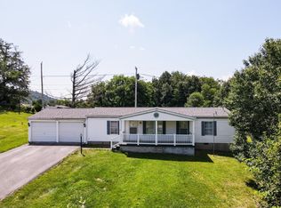 195 Jones St SE, Christiansburg, VA 24073