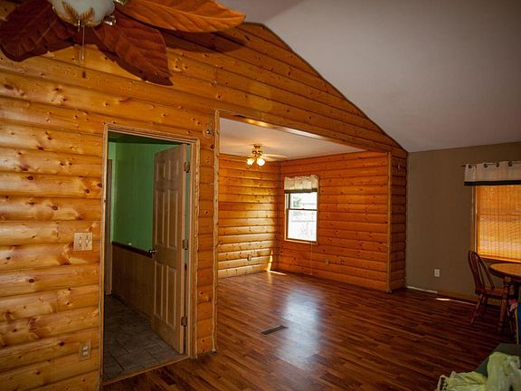 4th image of 3158 McLaughlin Ave