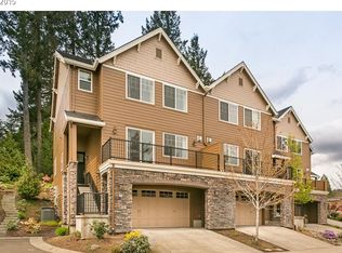 957 SW Shaker Pl, Portland, OR 97225