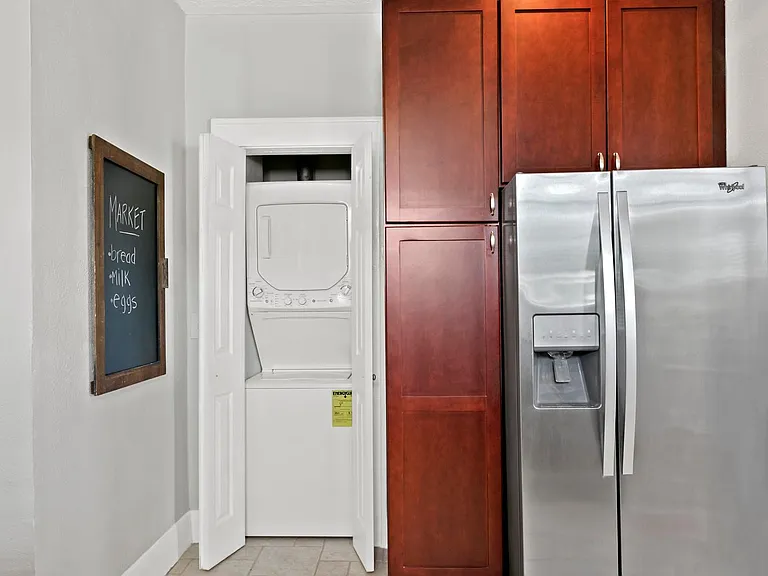 2801 W Estrella St — Photo 10