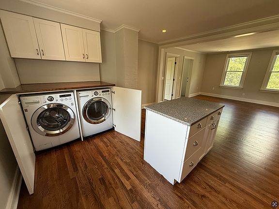 New washer & dryer in unit