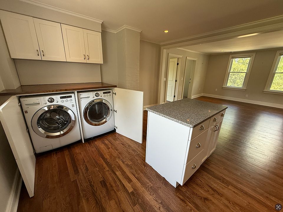 New washer & dryer in unit