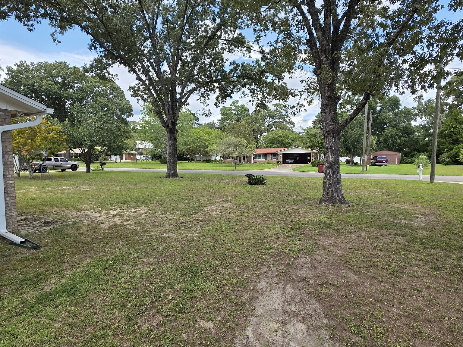 4 bed, 2200 sqft, $2,200 — Photo 3