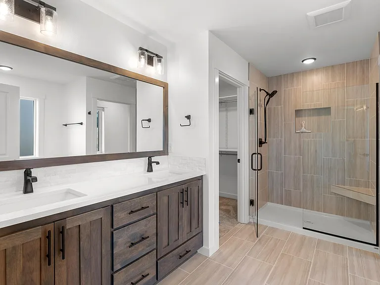 1513 W 14th Ave — Photo 24