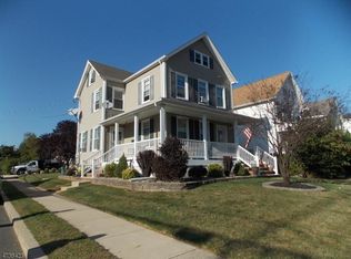 43 E Somerset St, Raritan, NJ 08869