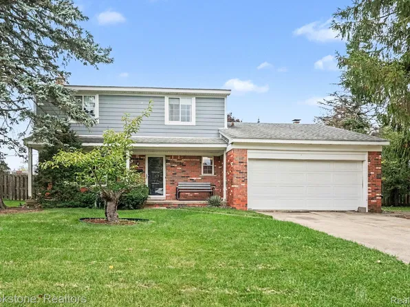 4045 Ramblewood Dr, Troy, MI 48085