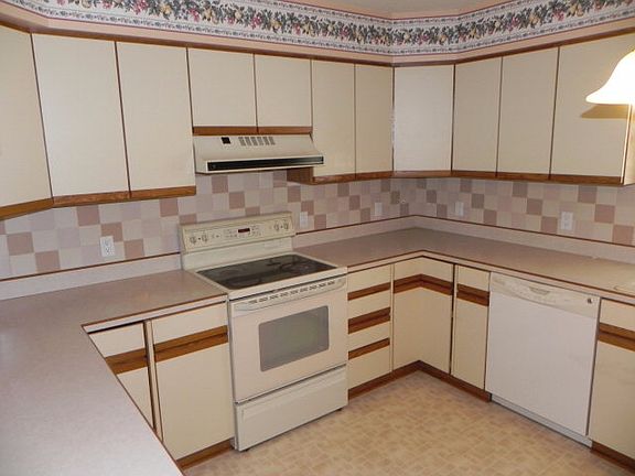 3rd image of 4037 Buckingham Dr
