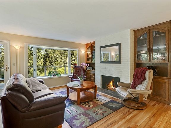3rd image of 19811 SE 24th Way