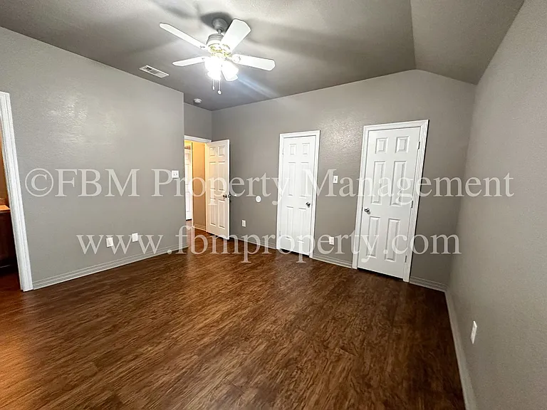 1510 Drexel Drive - Charming 3 Bedroom, 2 Bathroom Brick Duplex in Waxahachie, TX! — Photo 10