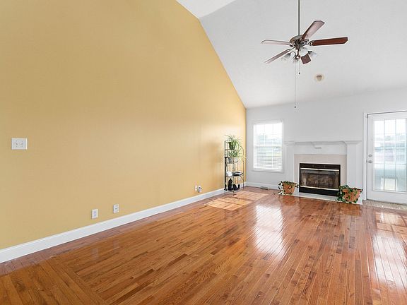2nd image of 1178 Snoopy Dr