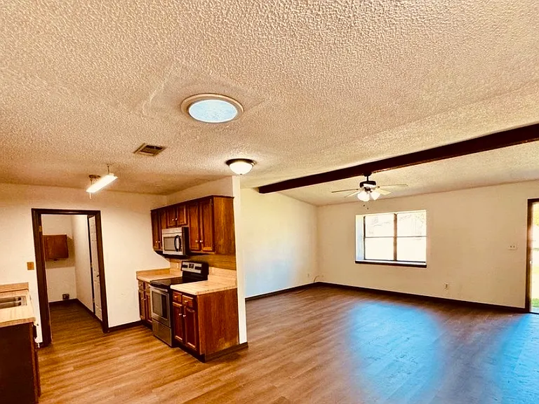 220 Long Beach Dr — Photo 10