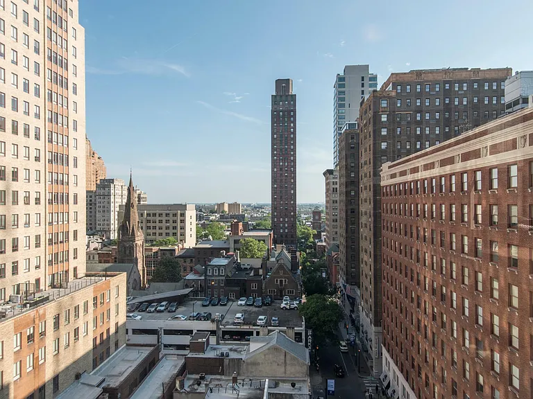 The Latham at Seventeenth — Photo 44
