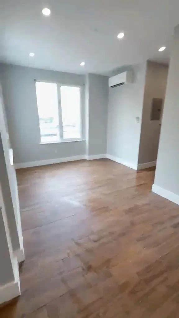 2 bed, $2,889 — Photo 2