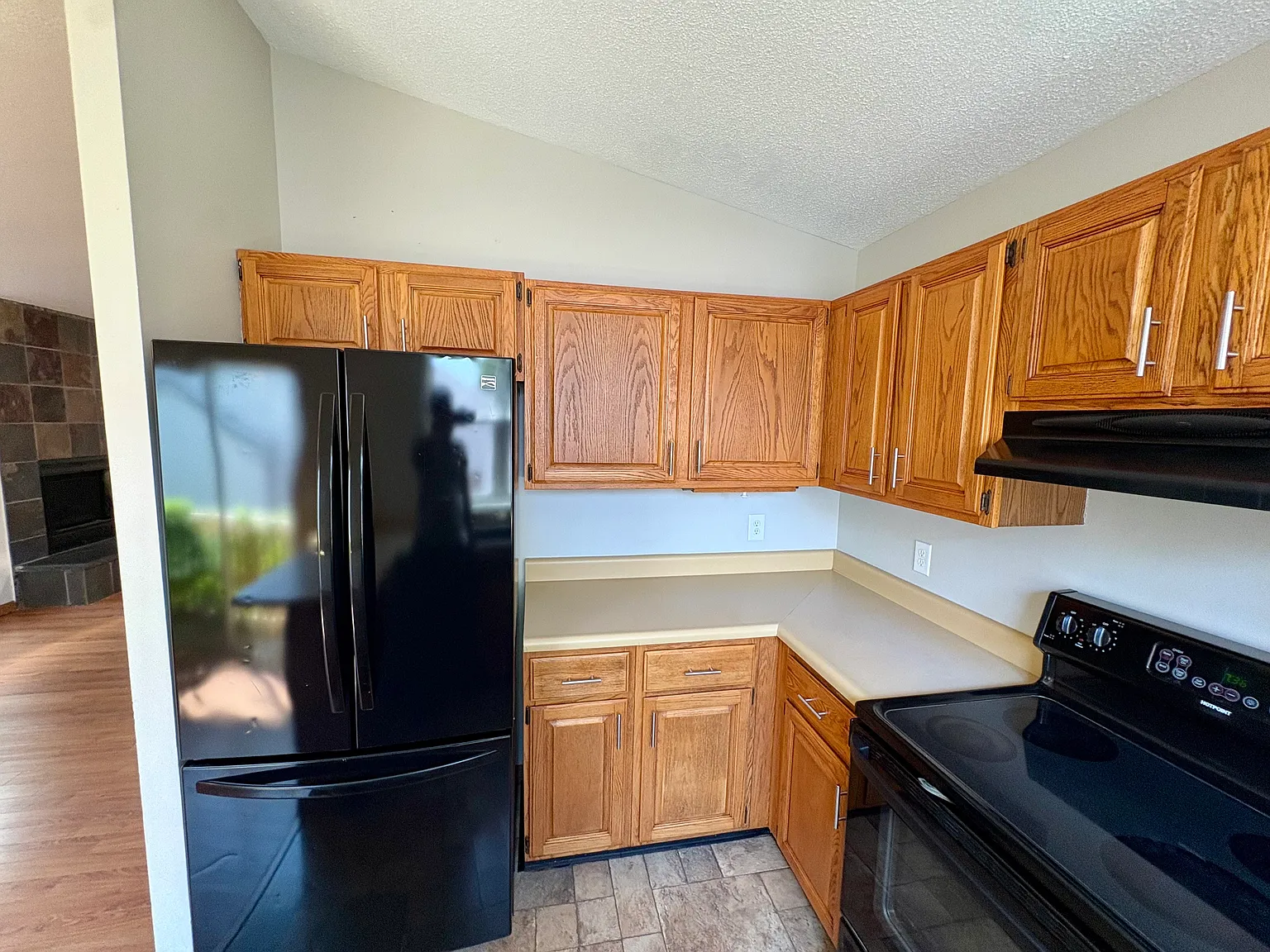 4 bed, 2000 sqft, $2,100 — Photo 4