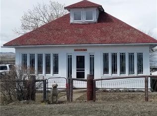 203 3rd Ave E, Ryegate, MT 59074