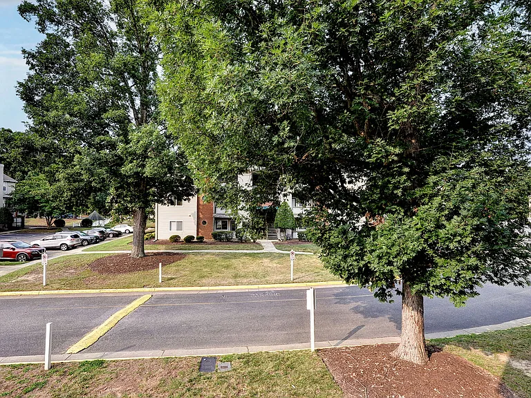 12928 Daybreak Cir — Photo 28