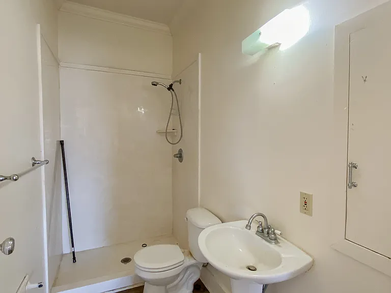 439 Iris St — Photo 15