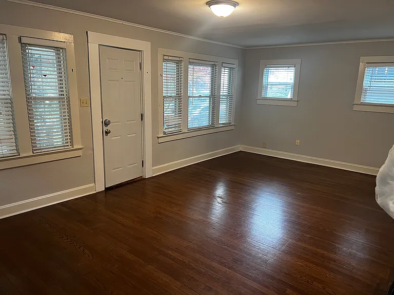 4435 Holly St — Photo 2