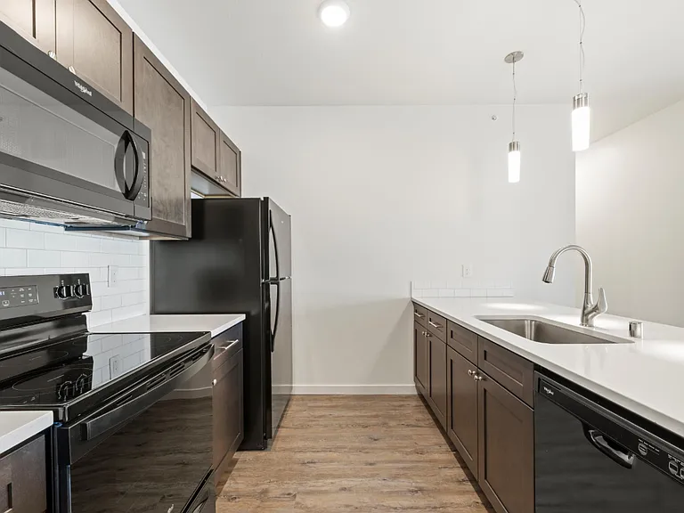 Columbia River Walk Apartments — Photo 104
