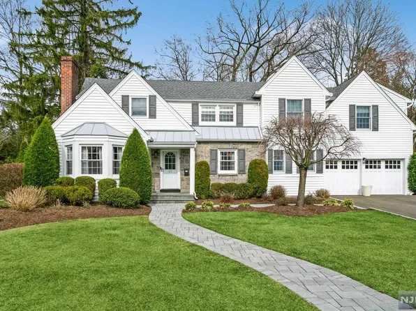 13 Coppell Dr, Tenafly, NJ 07670