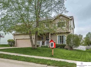 1506 Ridgeview Dr, Papillion, NE 68046