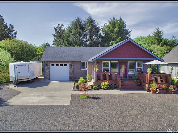 5th image of 135 Pacific Blvd NW