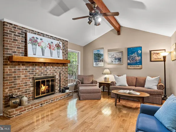 39 Thunderhead Dr, Medford, NJ 08055
