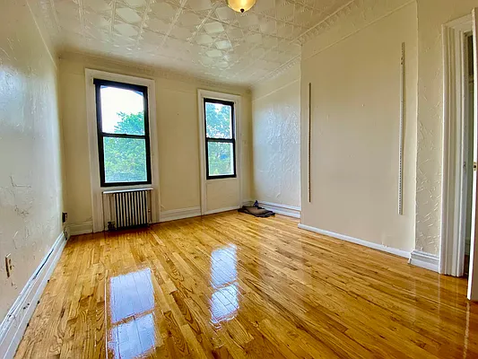 Rented by Capri Jet Realty Corp | media 4