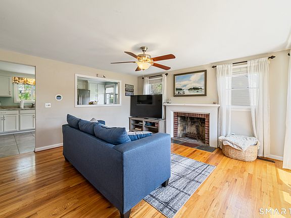 3rd image of 22 Garden Gate Road