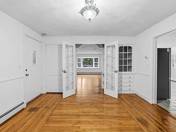 5th image of 2 Whitman St