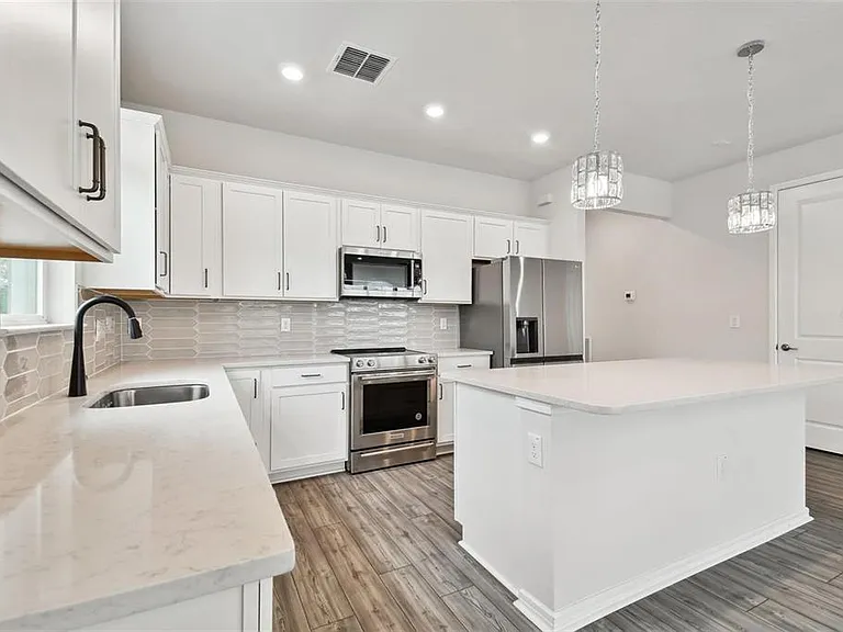 13144 Peachleaf Ave — Photo 7