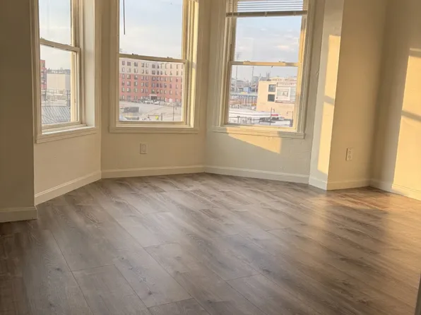 19 Kelley Sq #3, Worcester, MA 01610