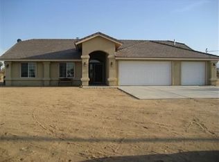 6833 Del Rosa Rd, Phelan, CA 92371