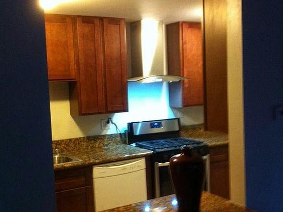 5th image of 2836 Stephen Dr