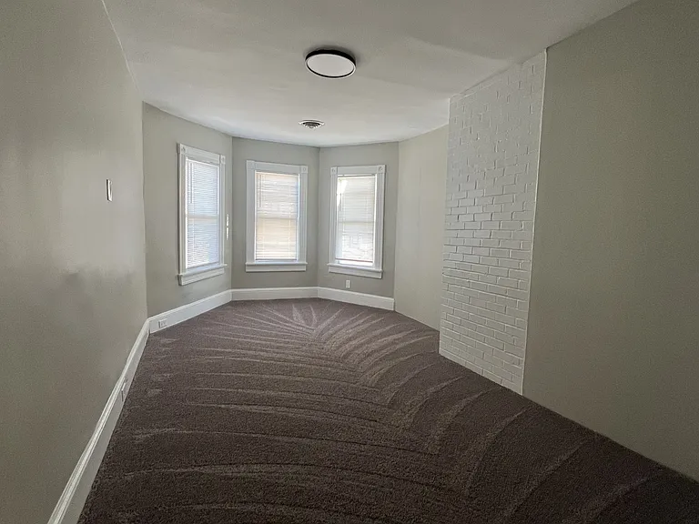 209 N Main St #B — Photo 4