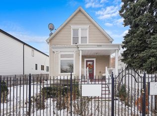 3653 W Cortland St #1, Chicago, IL 60647