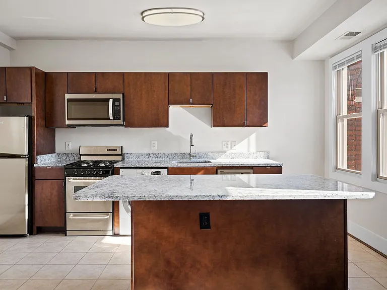 NEW QUIN APARTMENTS — Photo 49