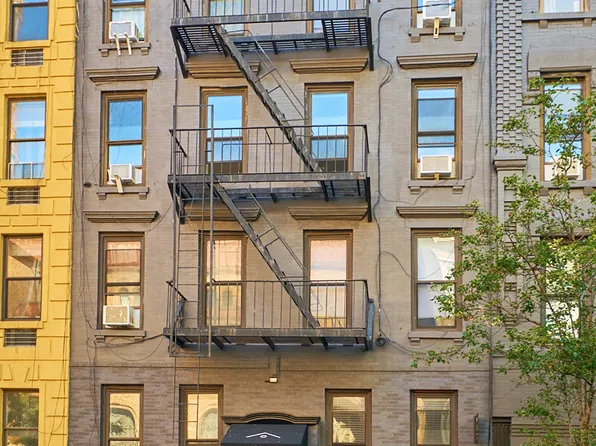 326 East 74th Street image 4 of 6