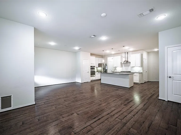 10918 Cannes Memorial Dr — Photo 7