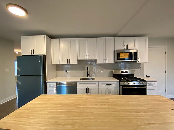 3rd image of 2272 N Lincoln Ave #4