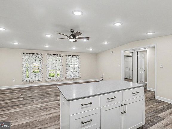 4th image of 4820 Moser Ln