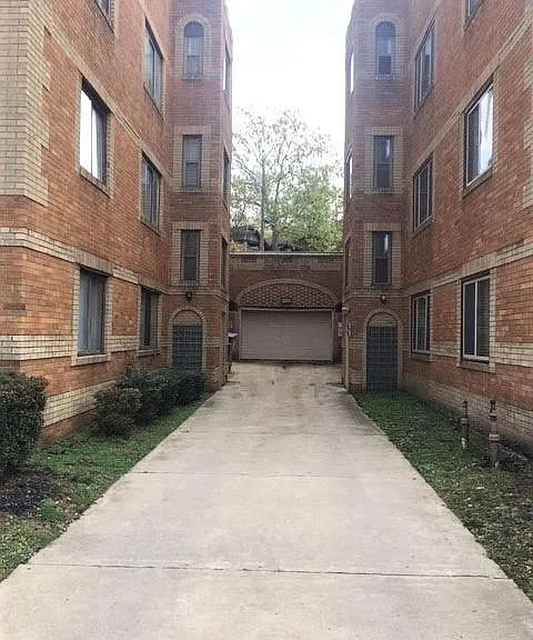 Driveway to attached Garage parking